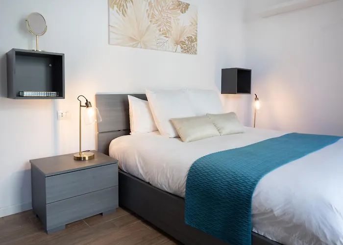 Lora Apartment,Free Private Parking, Self Check In,1